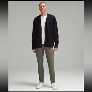 Lululemon ABC Slim Fit 5 Pocket Pant. Warpstreme.  Grey Sage. 33x31.